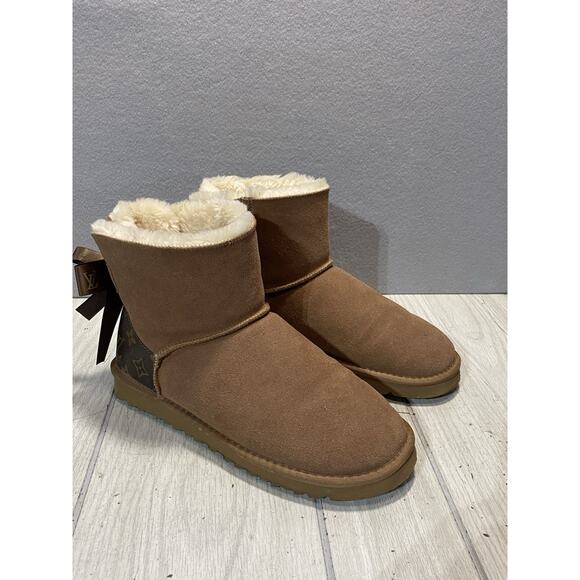 UGG LV Louis Vuitton Boots Size 11 Genuine Leather Sheepskin - Picture 1 of 9